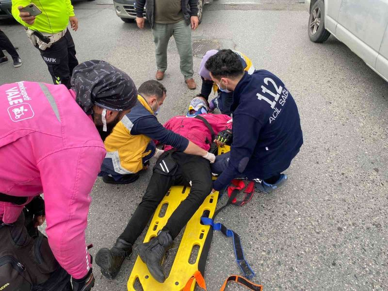 Ataşehir’de motokuryenin sinyal hatası: 1 yaralı
