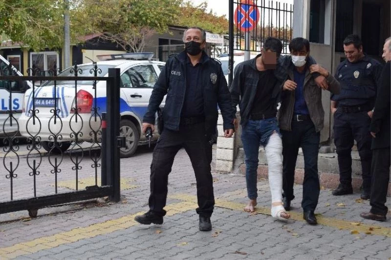 2 katlı binanın çökmesine neden olan tadilatı yapan 3 kişi tutuklandı
