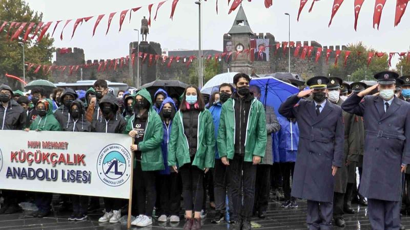 Kayseri’de siren 09.00’da çaldı
