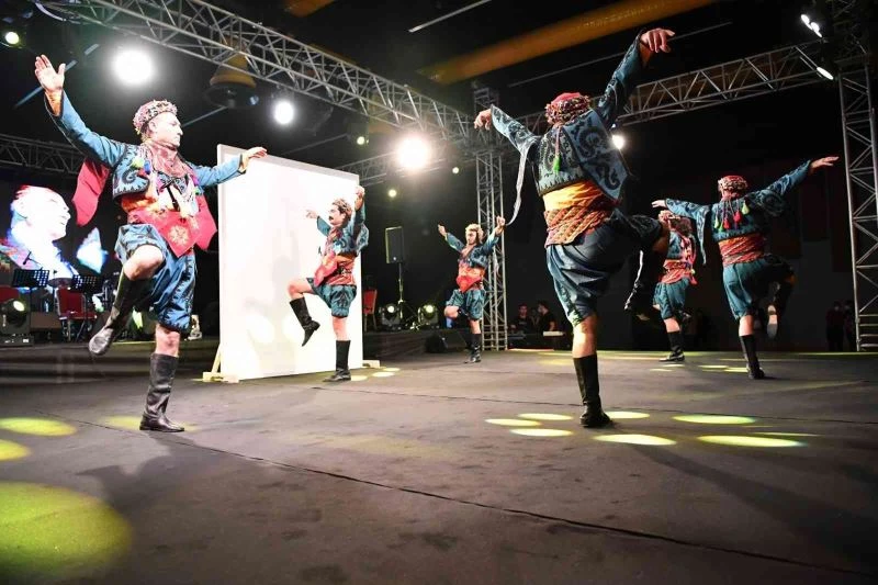 Konyaaltı’nda ‘Ata’ sevdiği şarkılarla anıldı
