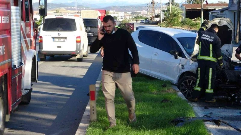 Takla atan otomobilden çıkıp kazaya sebep olduğunu düşündüğü aracın önünü kesti
