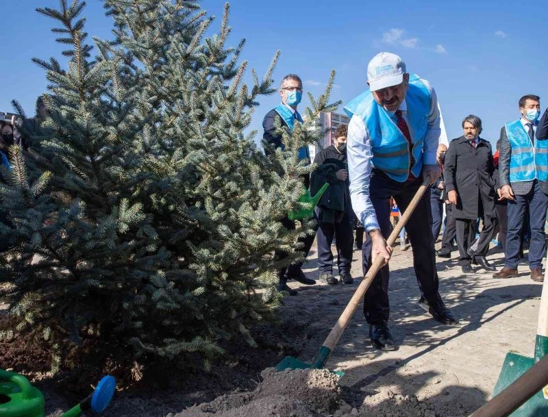 Bakan Gül: “Ülkemizin geleceği daha yeşil, daha huzurlu, daha güzel olsun duasıyla bugün toprakla buluştuk”
