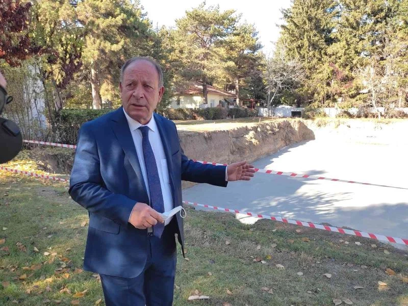 Ereğli’de yarı olimpik yüzme havuzunun temeli  atıldı
