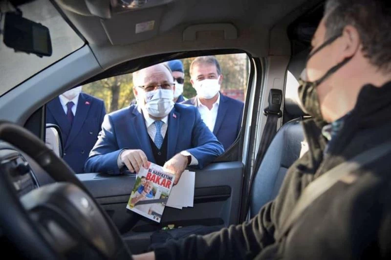 Emniyet kemeri uygulamasına katılan Vali; 