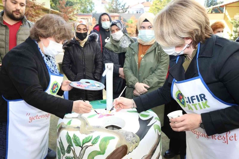 Cam atma kumbaraları renklendirildi
