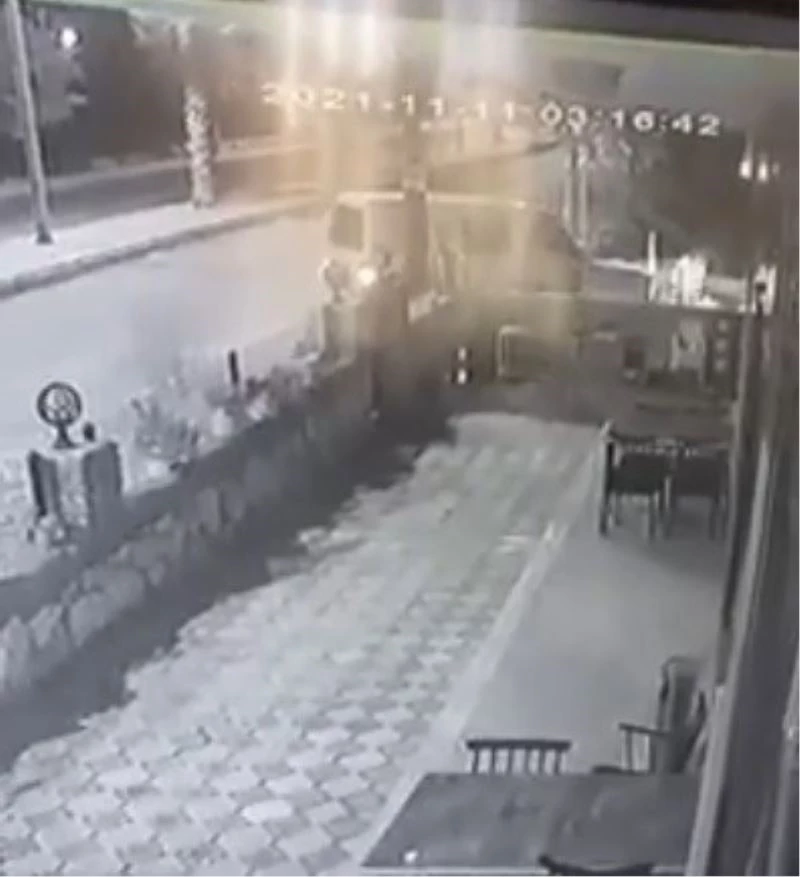 Düğün salonu hırsızı işyerinin kameralarına yakalandı
