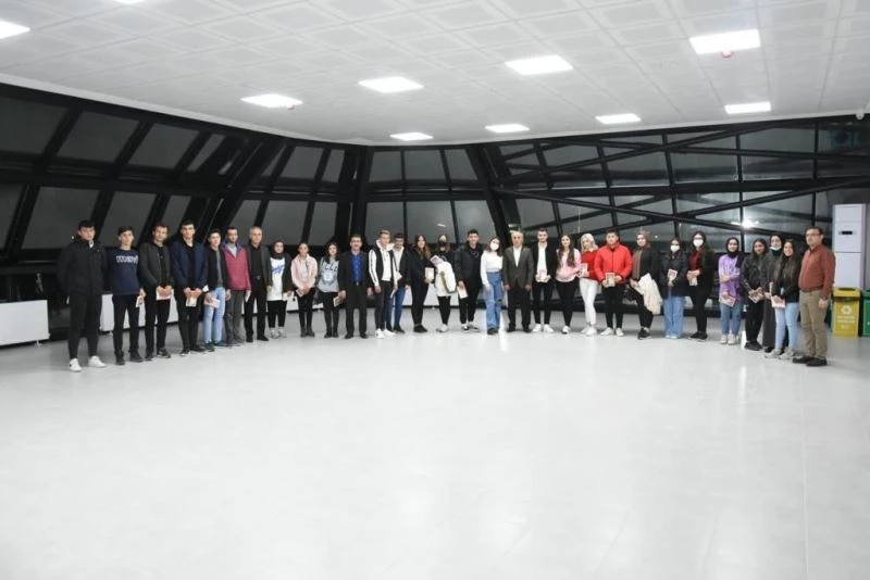 Bu ilçede bütün tesisler gençlere ücretsiz...
