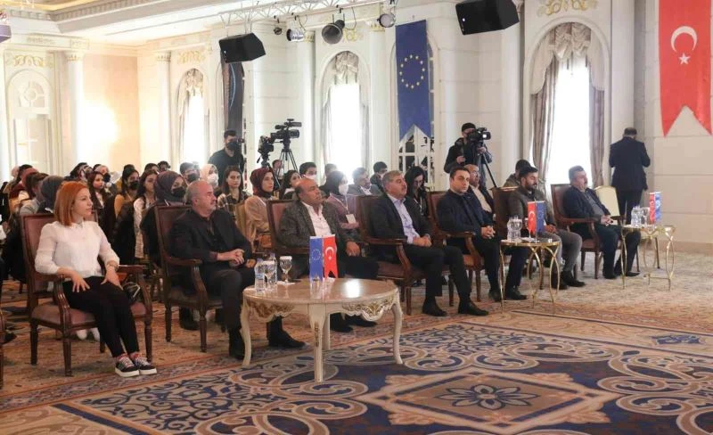 Van’da “AB-Türkiye Gençlik İklim Formu” düzenlendi
