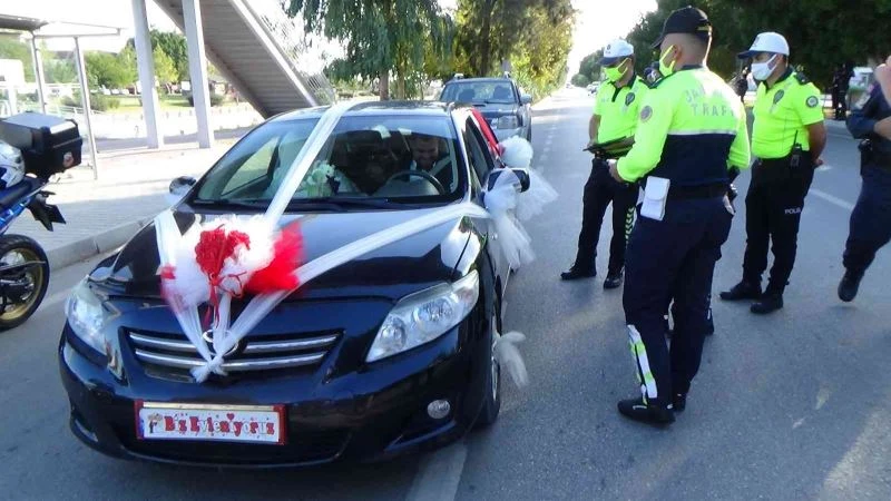Emniyet kemeri takmayan damada “Bir hareketine bakar hayat” cezası
