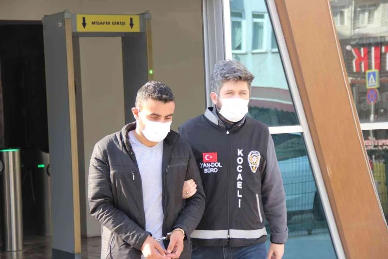 Yaşlıları, kendini savcı ve polis olarak tanıtarak dolandırdı
