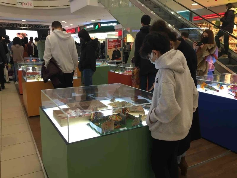 İstanbul Oyuncak Müzesi sergisi Espark AVM’de açıldı
