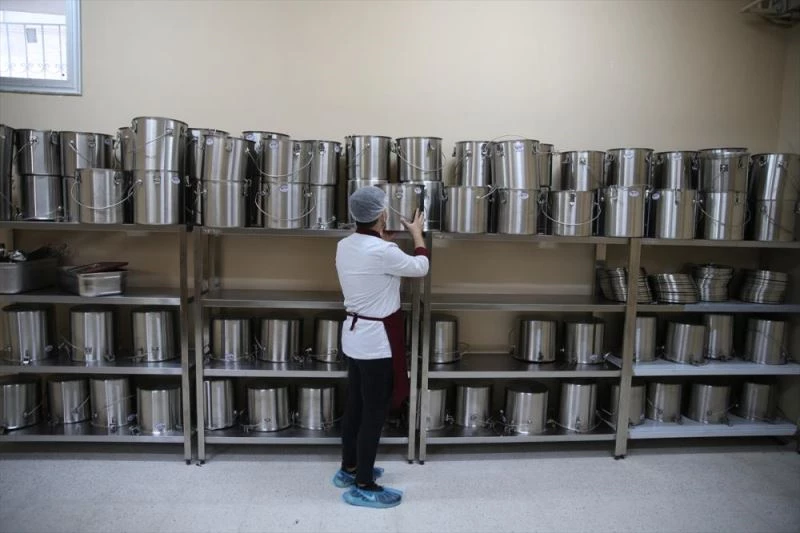 Taşımalı eğitim öğrencilerinin yemeği meslek lisesinde kaynıyor