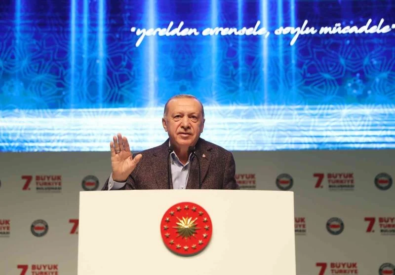Cumhurbaşkanı Erdoğan: “Bay Kemal memurları tehdit ediyor ama memur kardeşlerim bunlara pabucu bırakmayacak” (1)
