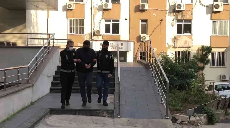 Üsküdar’da boşandığı eşine kurşun yağdıran sanık adliyeye sevk edildi
