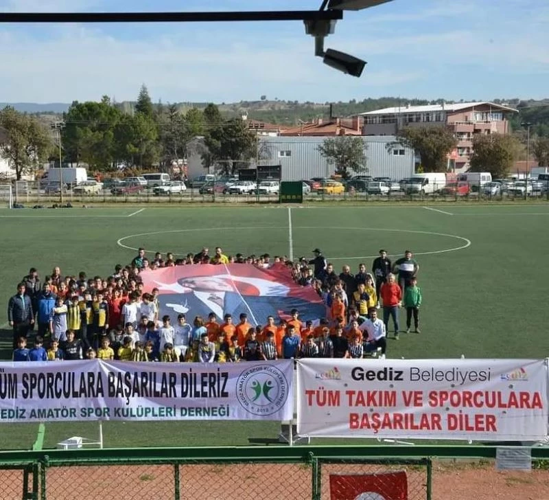Gediz’de genç yetenekler futbol turnuvası sona erdi
