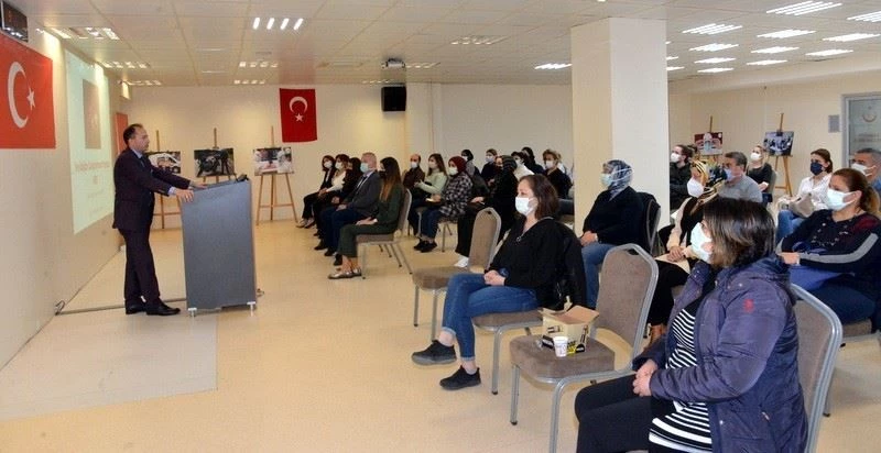 Sağlık personeline Yenidoğan Canlandırma Programı eğitimi
