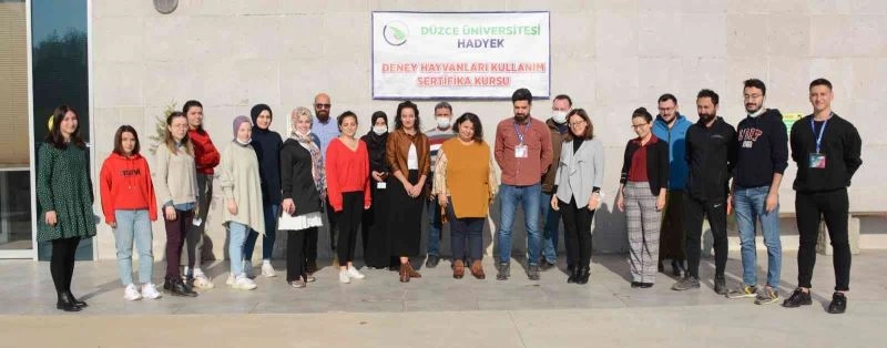 Deney hayvanları kullanım kursunu başarı ile tamamladılar
