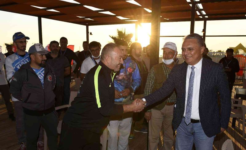 Başkan Uysal, amatör balıkçılarla buluştu
