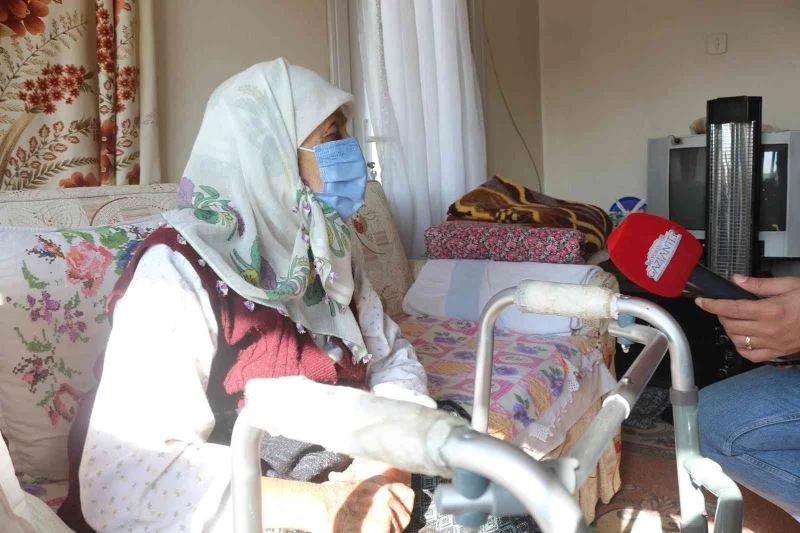 Büyükşehir, soğuk kış günlerinde de yaşlıların gözü kulağı, eli ayağı
