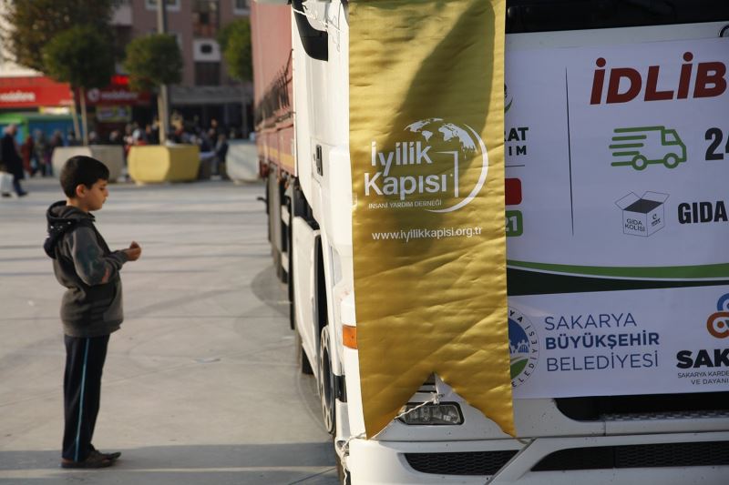 11 tır dolusu yardım İdlib’e dualarla uğurlandı
