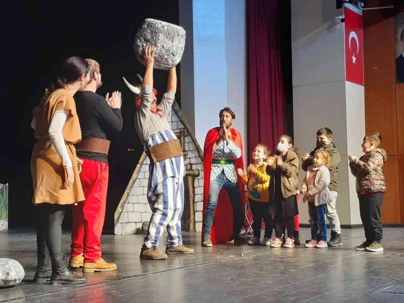 Şehit ve gazi çocuklarına jandarma şevkati
