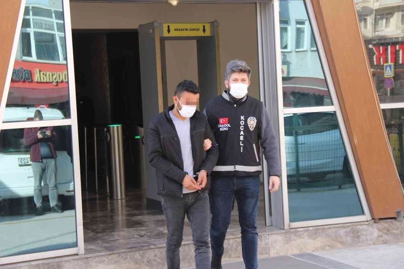 Yaşlı çifti, kendini savcı ve polis olarak tanıtarak dolandıran şüpheli tutuklandı
