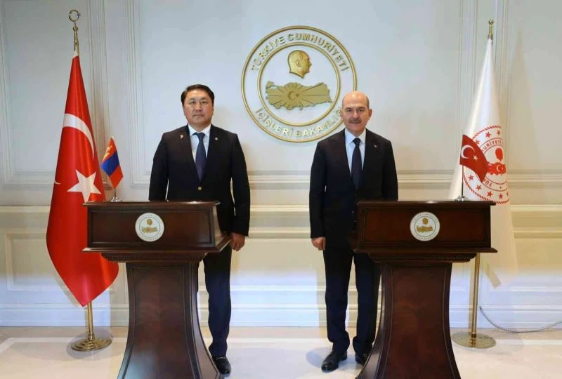 Bakan Soylu: “Terör örgütünü kıskıvrak yakaladık, bir daha nefes alamayacak duruma getirmek istiyoruz”
