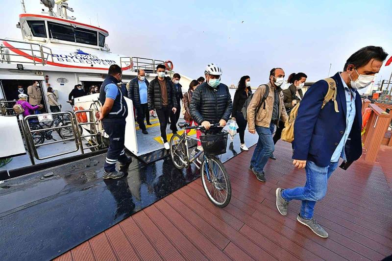İzmir’de bisikletle vapura binmek 5 kuruş: 74 bin kişi yararlandı

