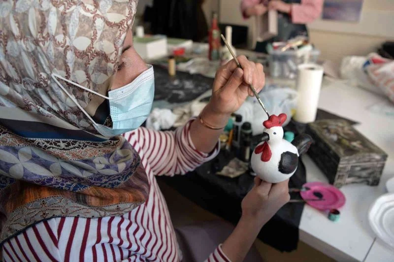 Bu kursta peçeteler sanat eserine dönüşüyor
