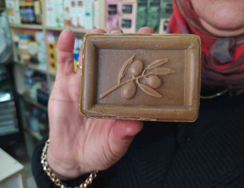 Kelliği ve saçların beyazlaşmasını önleyen sabuna büyük ilgi
