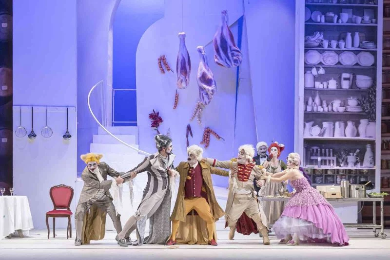 ‘Sevil Berberi’ Antalyalı sanatseverlerle buluşuyor
