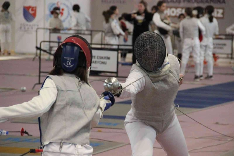 Kocaeli’de eskrim mücadeleleri nefes kesti
