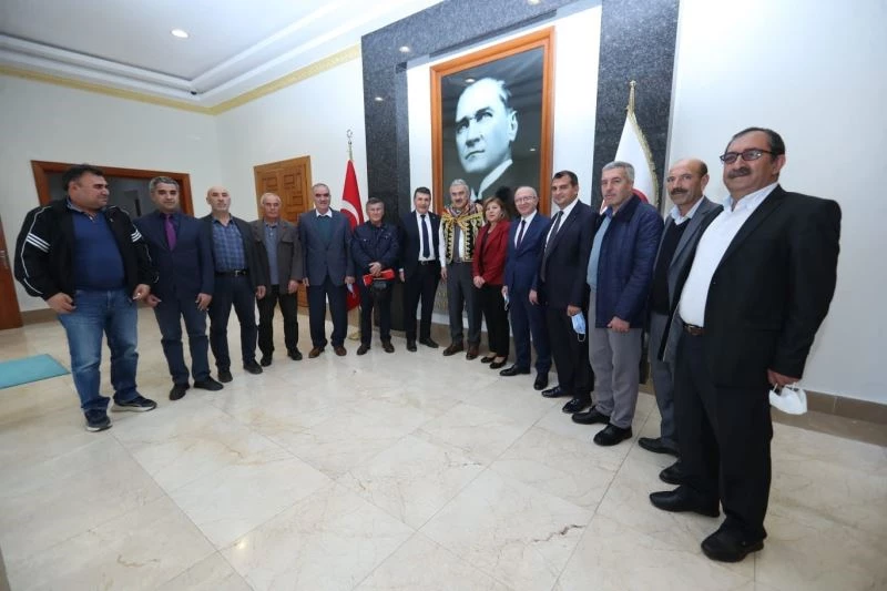 Yörük Türkmenler Vali Ayyıldız’ı ziyaret etti
