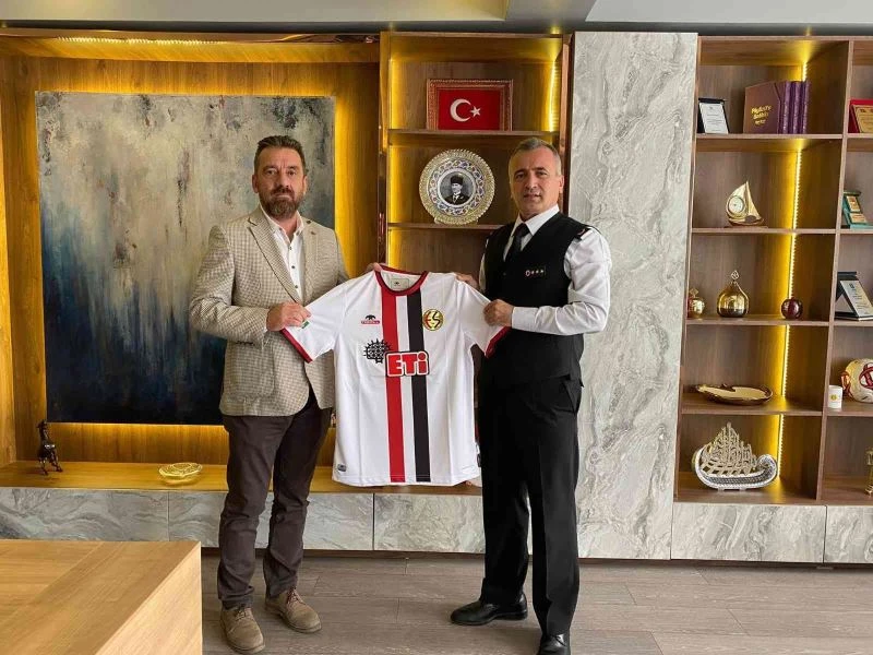 İl Jandarma Komutanı Atasoy’dan Eskişehirspor’a ziyaret
