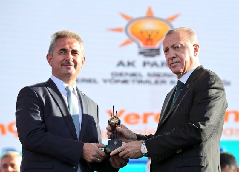 Cumhurbaşkanı Erdoğan’dan Başkan Köse’ye bir ödül daha
