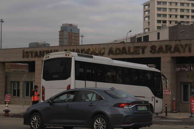 İstanbul’da yakalanan zehir taciri 32 kişi adliyeye getirildi
