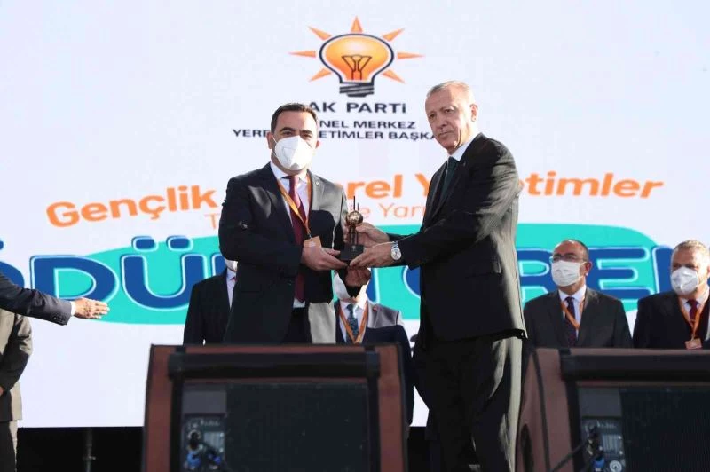 Genc-i Ala’ya ödül
