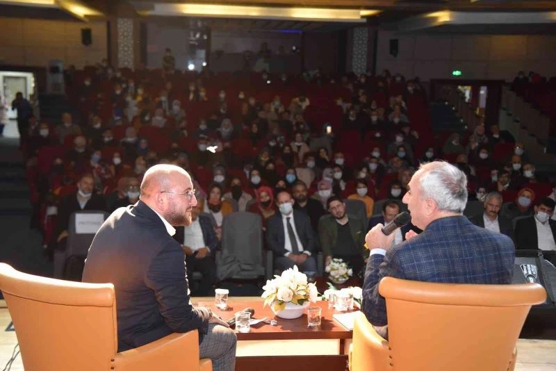 Nurullah Genç ve Altunağa Manisalılar ile buluştu
