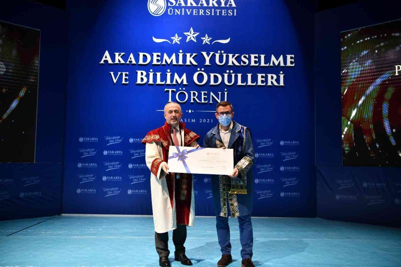 SAÜ’de Akademik Yükselme ve Bilim İnsanı Ödülleri Töreni
