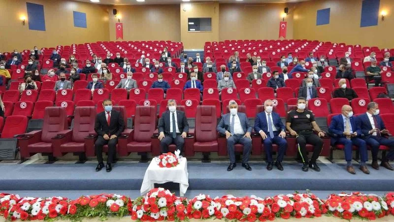 Okul müdürlerine uyuşturucuyla mücadele anlatıldı
