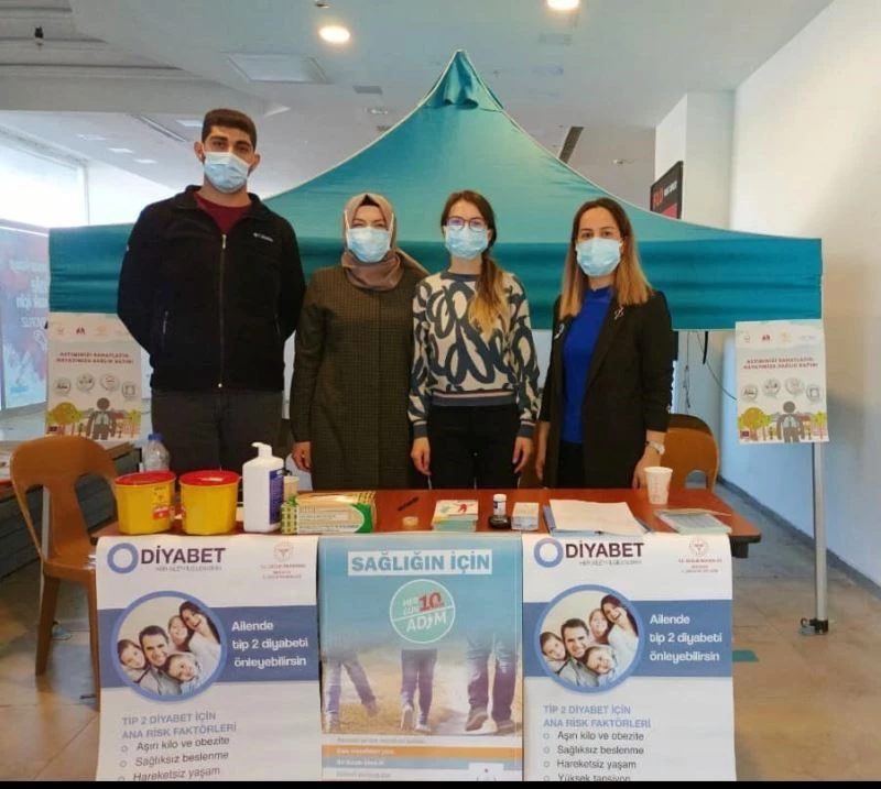 Erzincan’da Halk Sağlığı Hizmetleri Birimi ekipleri diyabete farkındalık için sahaya indi

