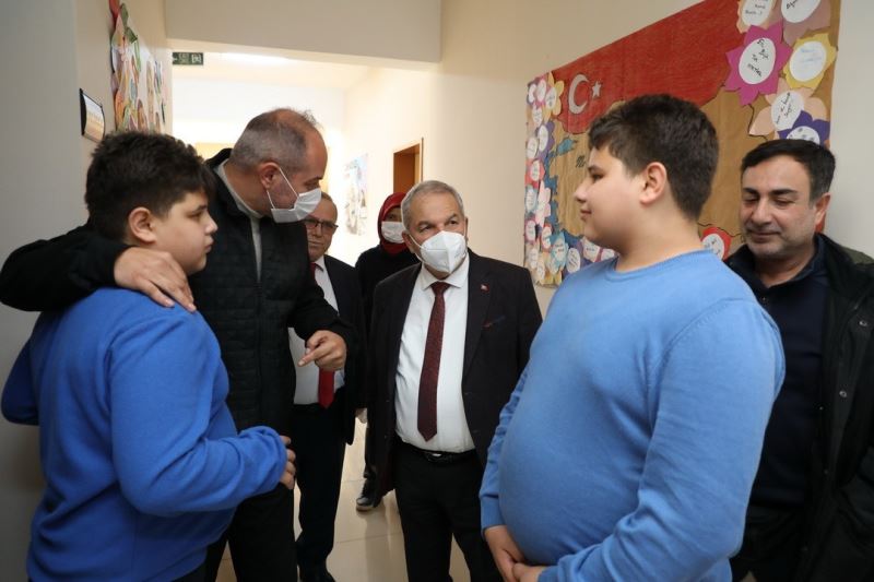 Başkan Demirtaş’tan çat kapı okul ziyaretleri
