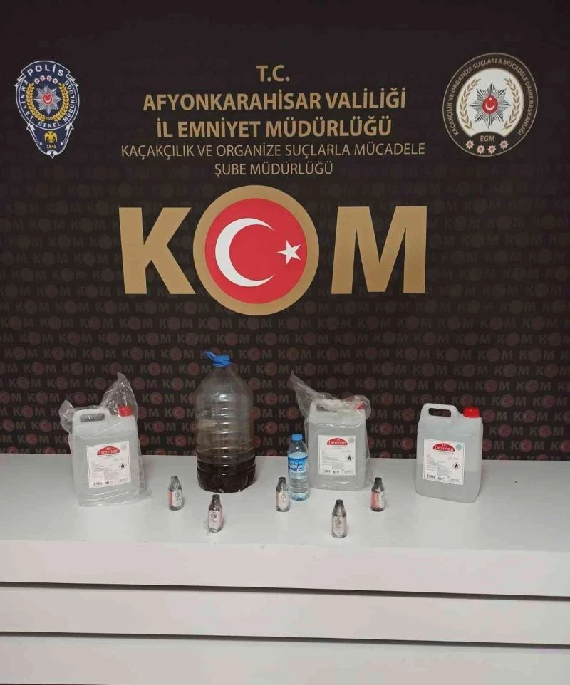 Afyonkarahisar’da işyerinde sahte alkol yapımında kullanılan maddeler ele geçirildi
