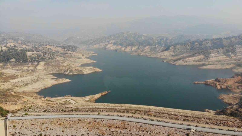 İkizdere Barajı’ndaki düşen su seviyesi vatandaşları tedirgin ediyor
