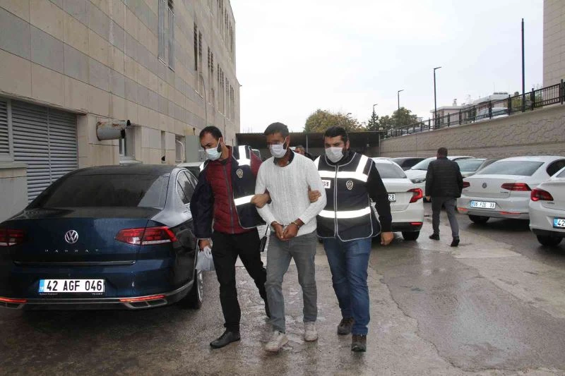 Elazığ’daki kılıçlı, silahlı, bijonlu kavgada adliyeye sevk edilen şüpheli tutuklandı
