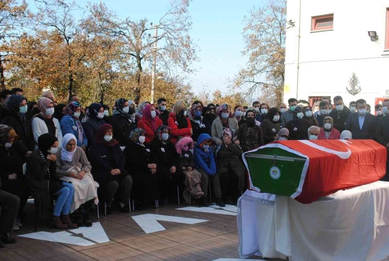 BEÜ Turizm Fakültesi Dekan Vekili Arslan dualarla uğurlandı
