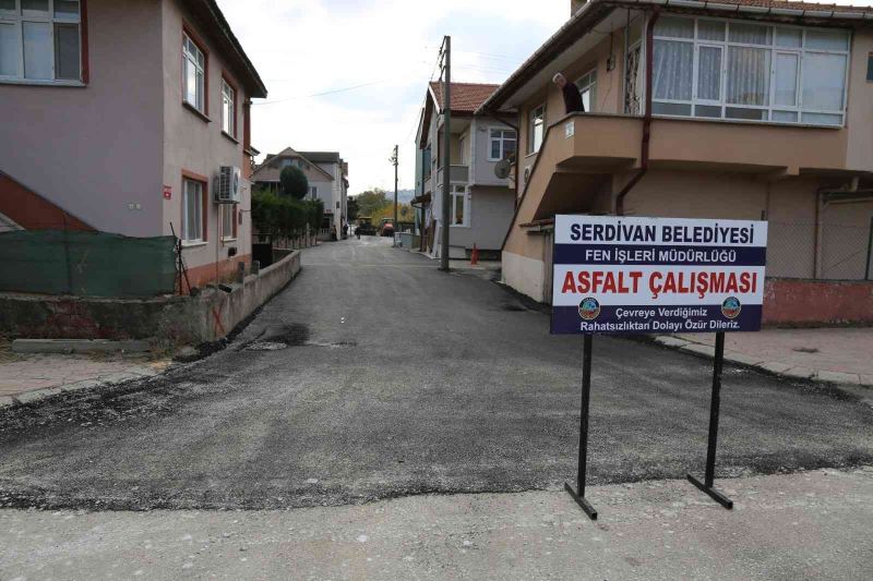 Serdivan’da 9 sokak daha asfaltlandı
