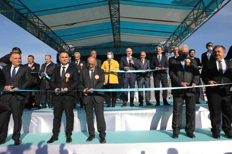 Bakan Karaismailoğlu: “Ulaşım ve haberleşme alanları için 1 trilyon 131 milyar 400 milyon liranın üzerinde yatırım yaptık”
