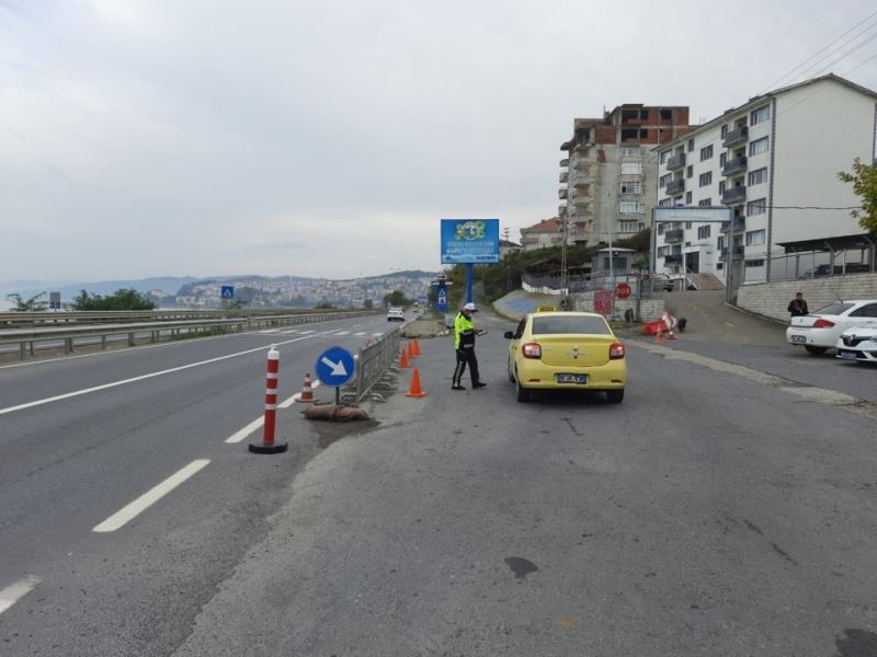 Otobüs ve servis araçları denetlendi, kurallara uymayan cezalandırıldı
