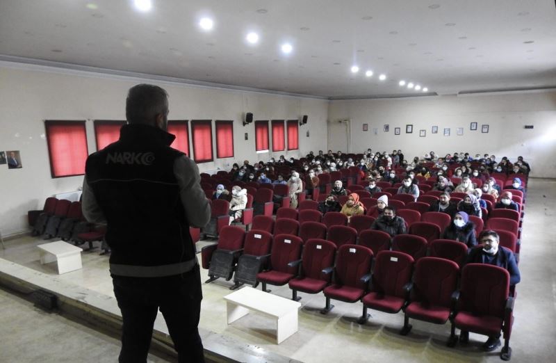 Doğubayazıt’ta NarkoRehber semineri düzenlendi
